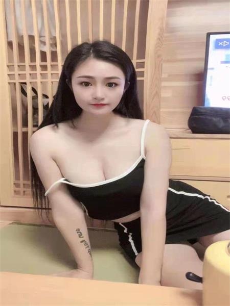 深喉小白姐姐