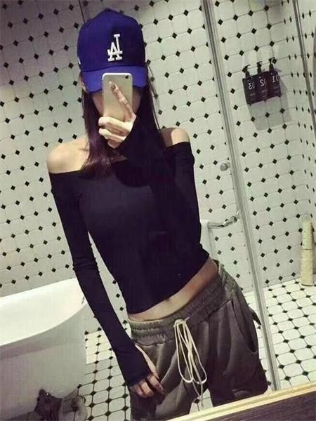 颜值身材都不错的小姐姐