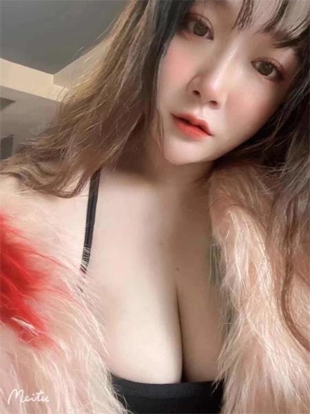 体验风骚大奶少妇