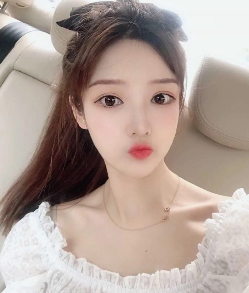 丰腴少妇，奶子真大水多活好会疼人