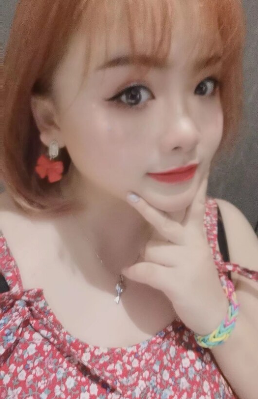 大胸小蜜蜂