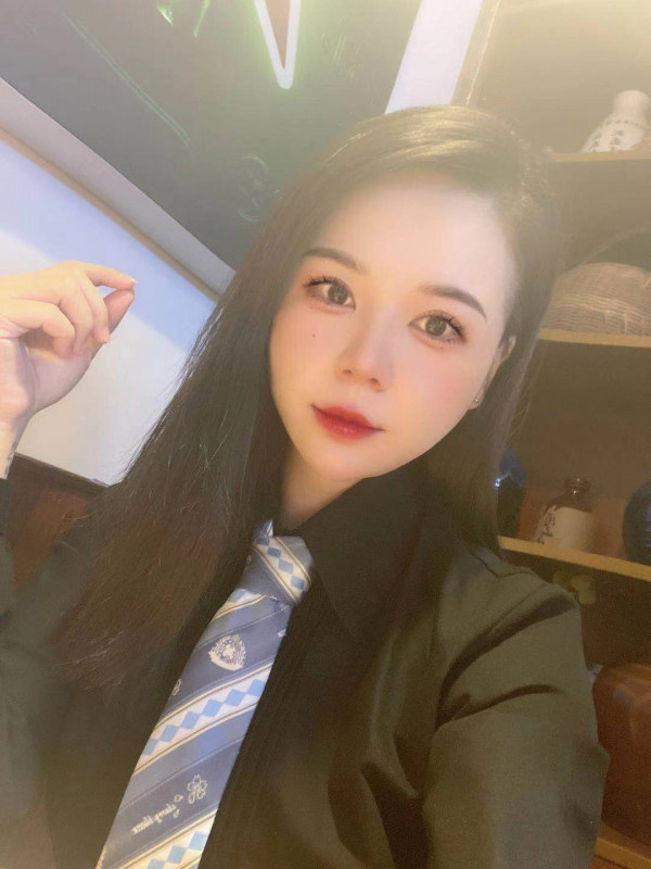 性感长腿黑丝美女