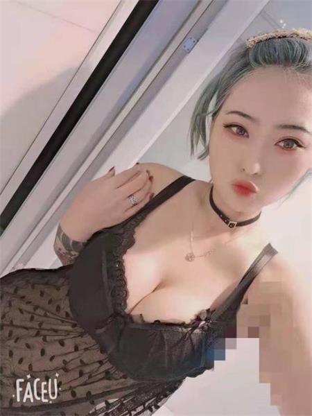 瑶海花臂巨乳金娜
