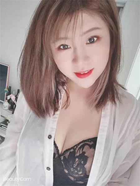 口活好的制服美女
