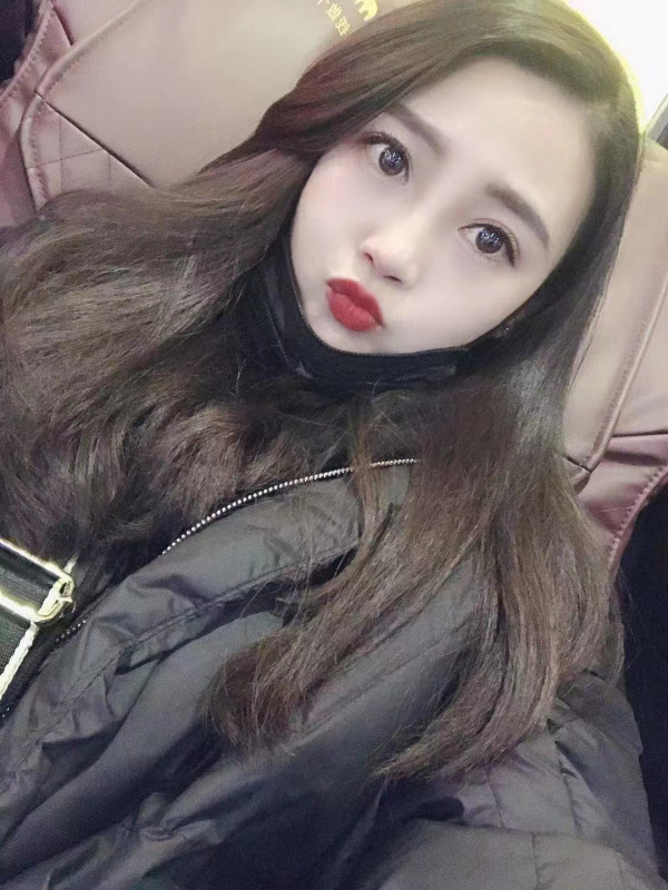 伊春路漂亮的小姐姐
