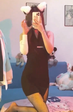 兼职学生妹媚媚