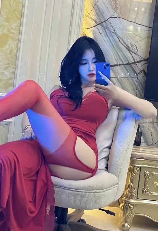 新入行的小丽