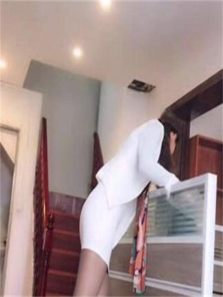 美女梦涵pen水