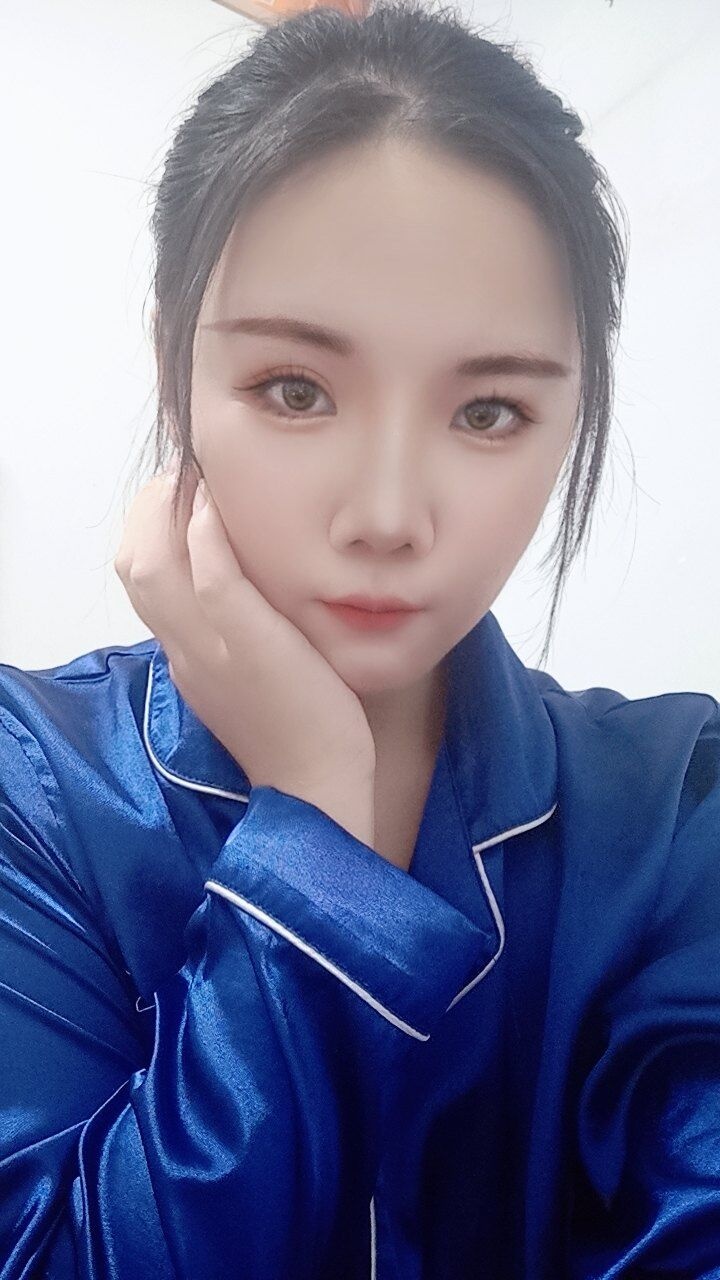 德州的年轻靓妹瑶瑶