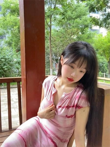 庄里长安的小姐姐