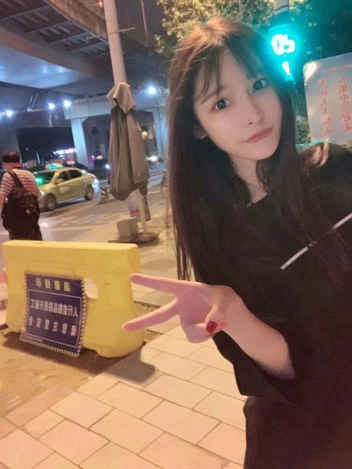 会喷水的大三学院妹