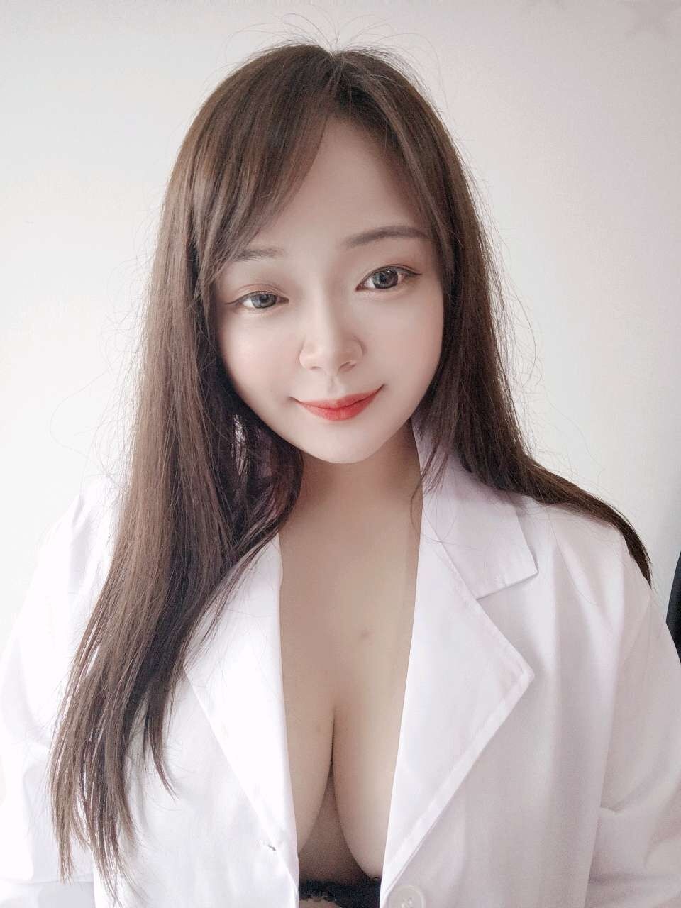 东环大胸妹子