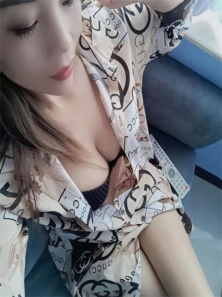广州妞爱尚裸妆