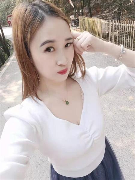 发骚的果果