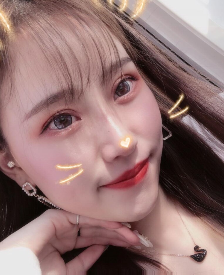 身材纤瘦娇小的妹子