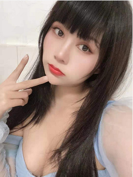 性感苗条的琳宝