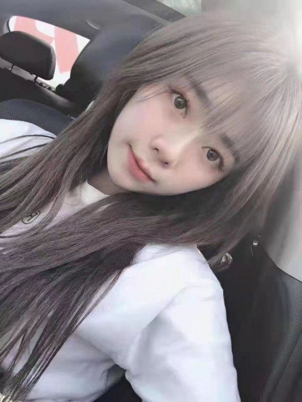 清纯水嫩的秀美小姐姐