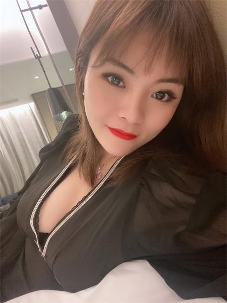 大胸姐姐小骚货