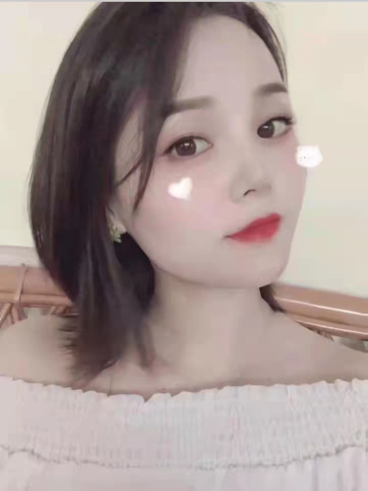 清纯白皙的思思