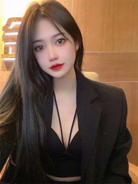 郑东甜美可爱可馨