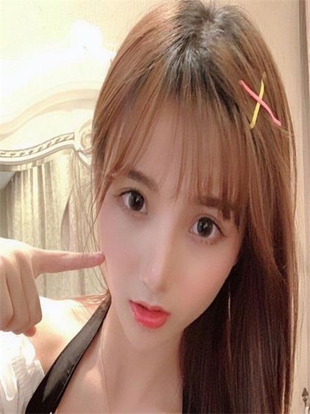 郑州制服年轻妹子