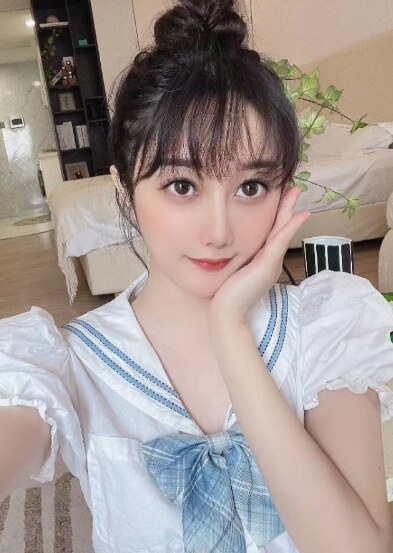 水嫩大胸软萌的奶茶妹
