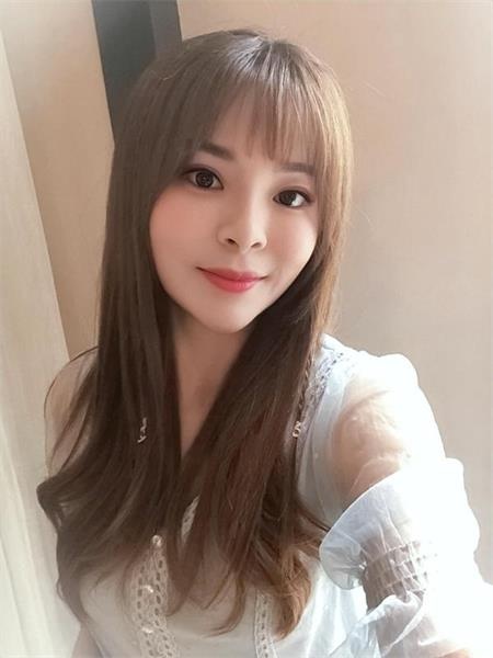 江岸嫩妹小可爱