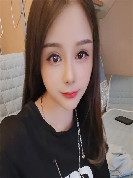 广州的性感小嫩妹柒柒