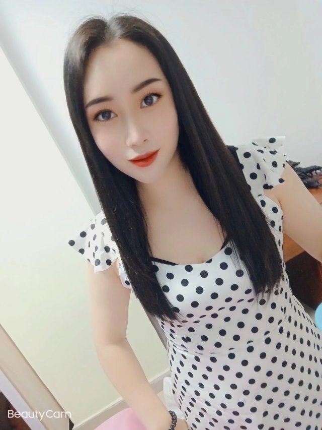 笑笑妹子特别性感