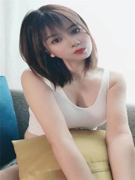 短发酷妞兔兔