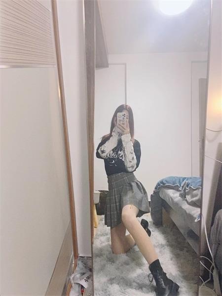 年轻温柔萝妹妹