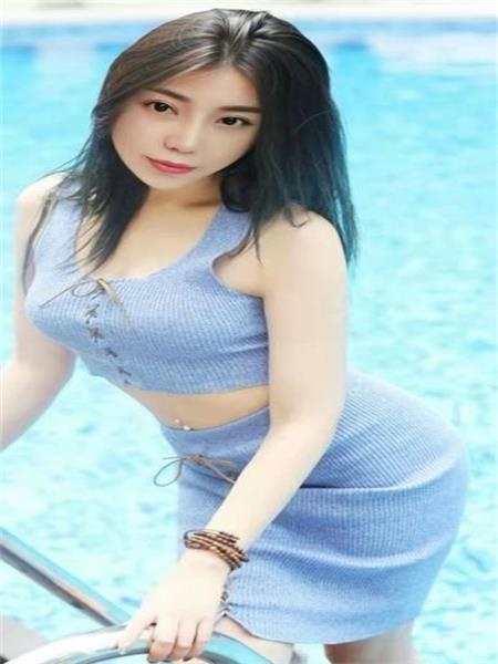 前凸后翘的念念