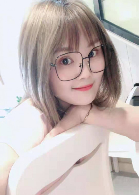 大胸妹妹温柔皮肤白