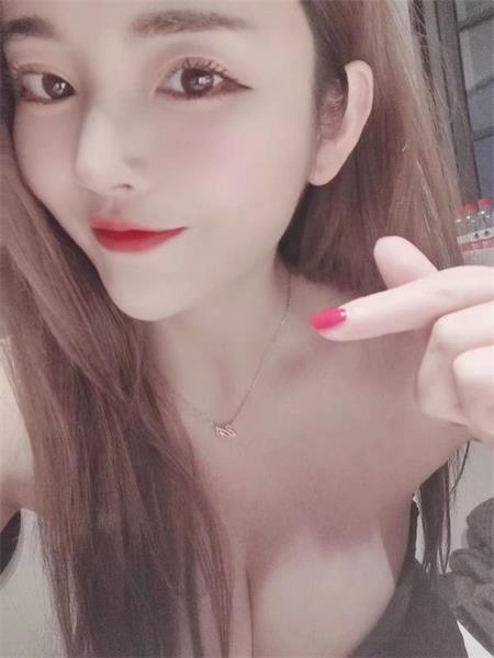大胸歆倪