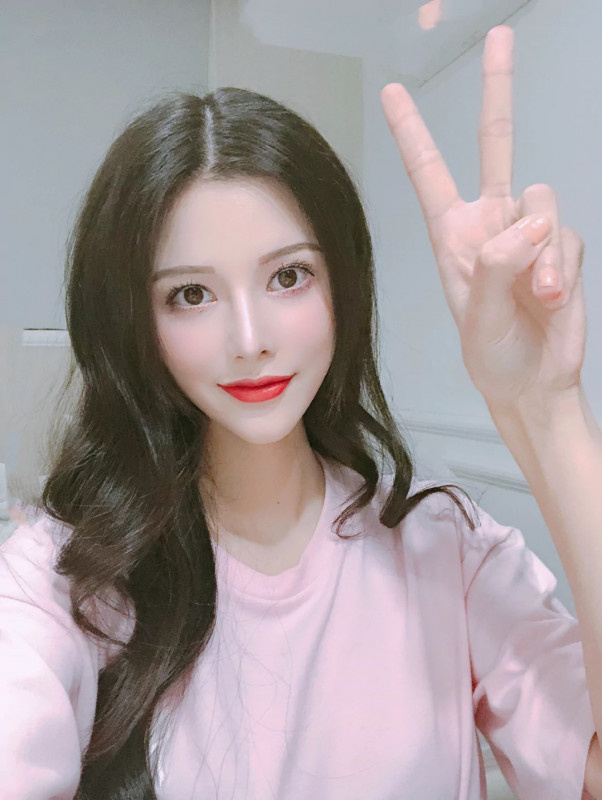 南方温柔大波美女若水