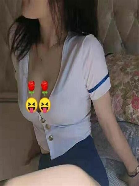 苗条人妻婷婷