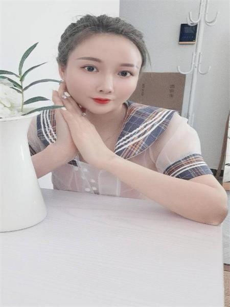 广州性感大胸泡芙