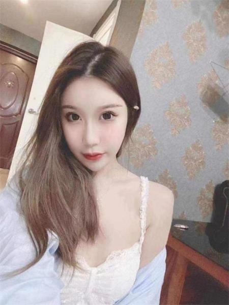 刚做几天的小妹很嫩
