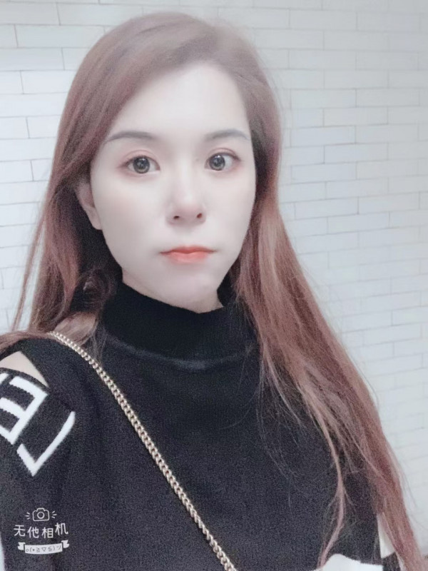 约炮白嫩骚妹