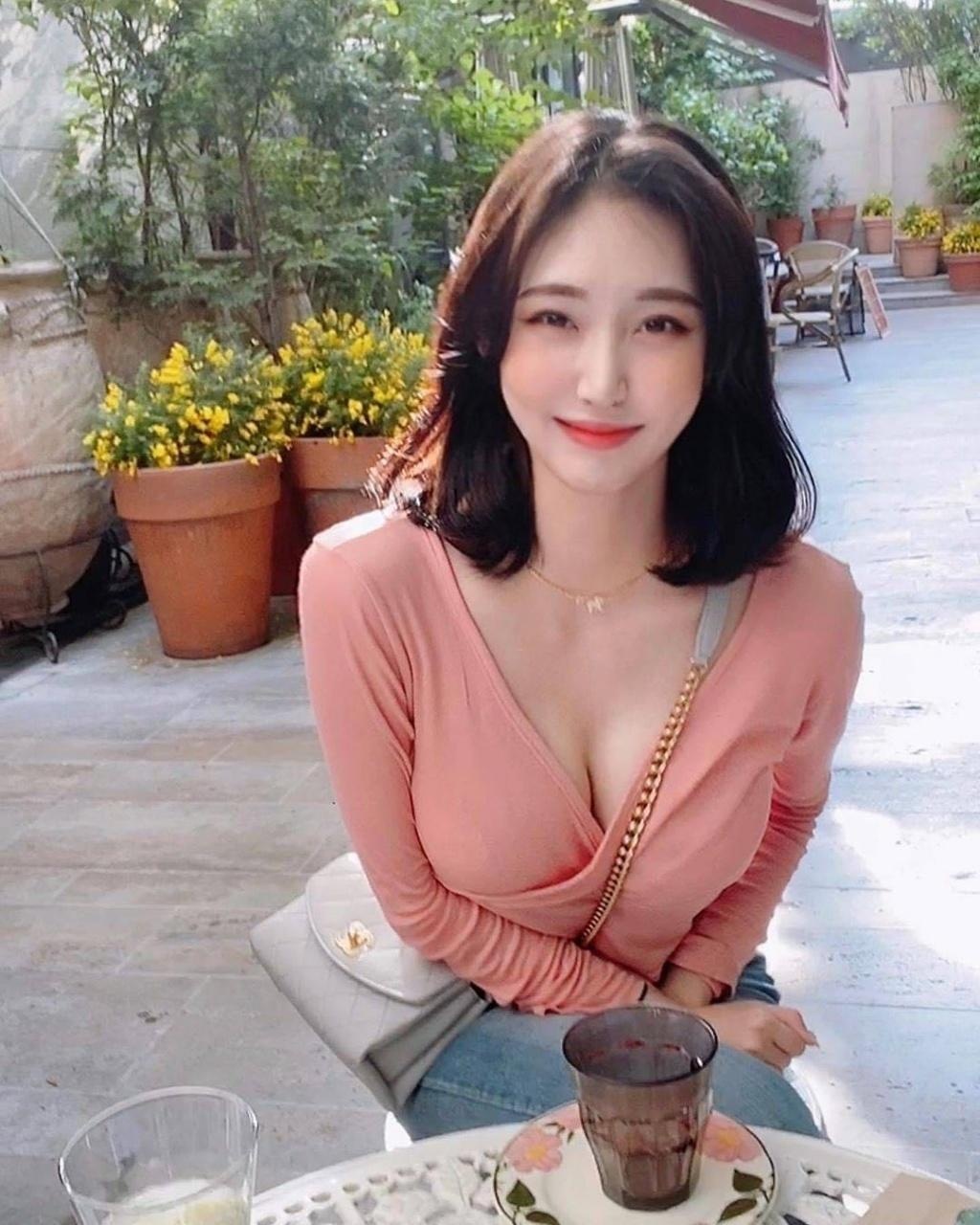 气质美女，养眼学生妹
