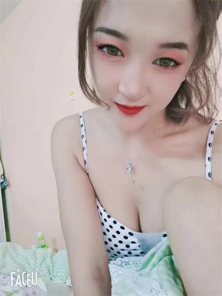 苏小萌颜值服务不错