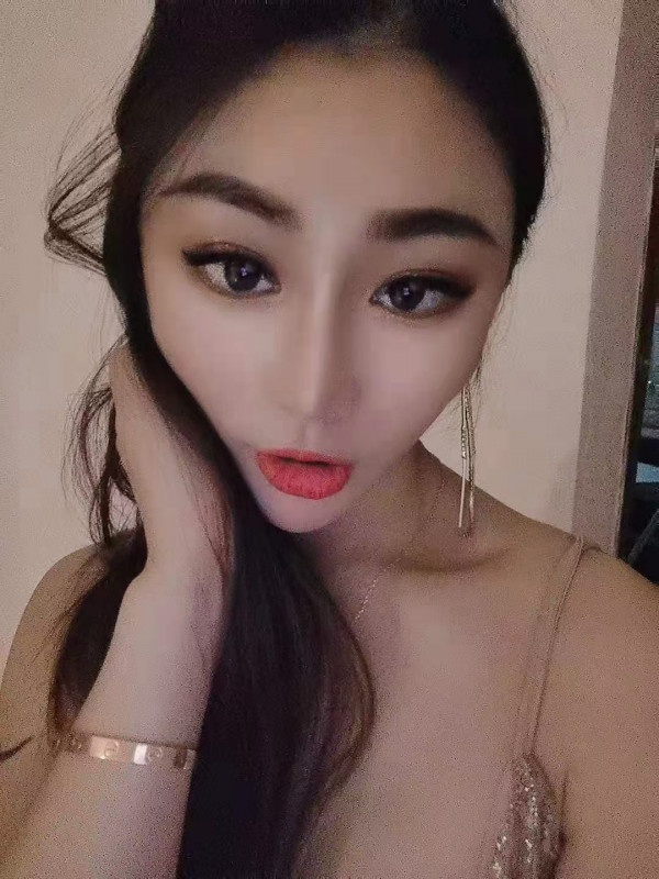 妩媚的杨箕乐乐