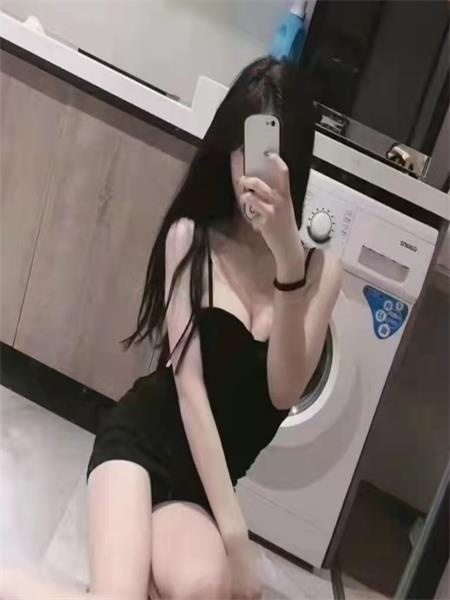 锡山区个人居家的妹子