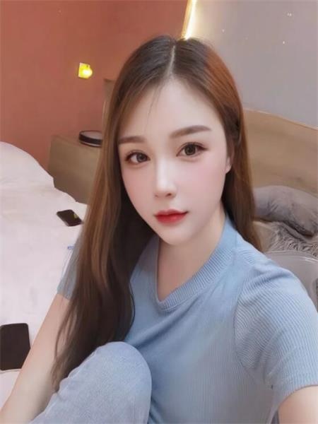 娇小女友系妹子