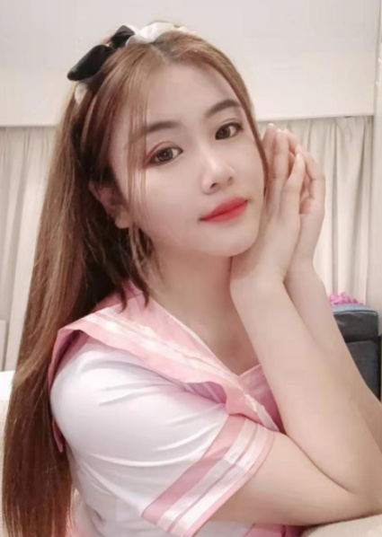 分享一个很粉嫩的小美女