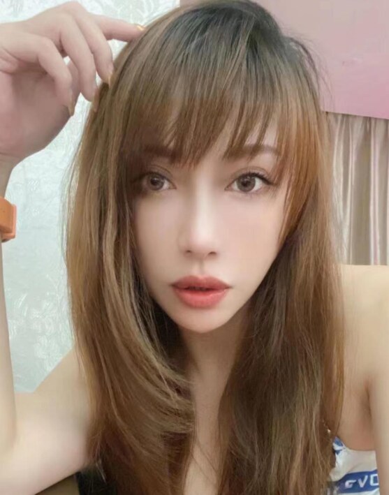 璐璐姐，性感御姐