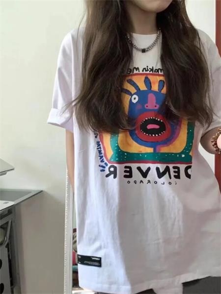 高成天鹅湖的小姐姐