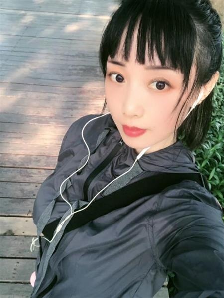 温柔性感培训师小狐狸