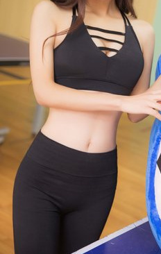 高挑小美女，逼紧水多