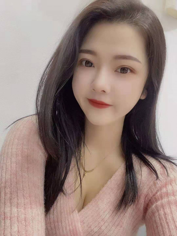 身材妖娆的小美女